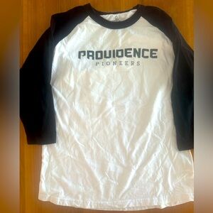 Providence Pioneers medium Raglan shirt